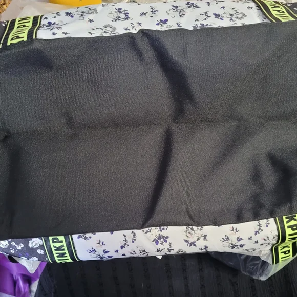 Victoria's Secret Getaway Weekend Gym  Tote Bag - Floral Brand New- Very Large! - Picture 7 of 8